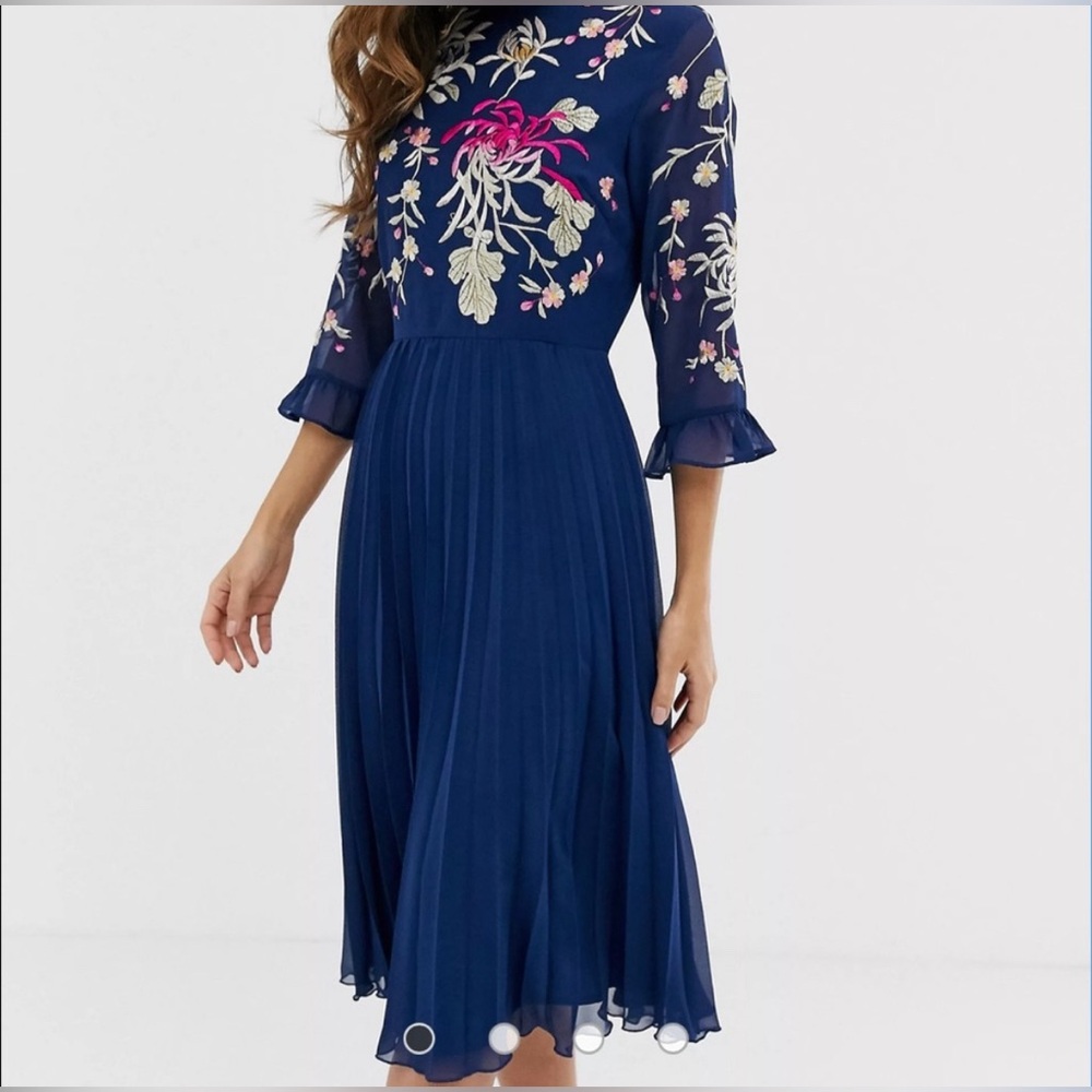 ASOS DESIGN Embroidered Pleated MIDI Dress - US 6 NWT